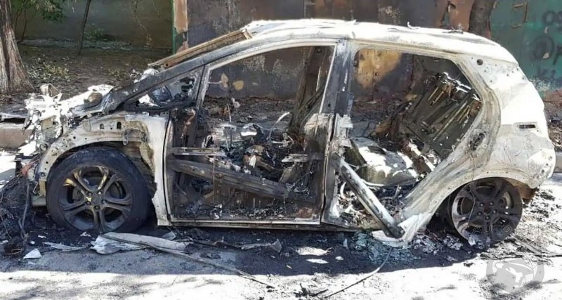 GM Quietly Begins Buying Back Some Chevy Bolt Models Won't Discuss Why